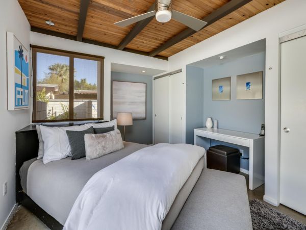 Palm Springs Home 984227
