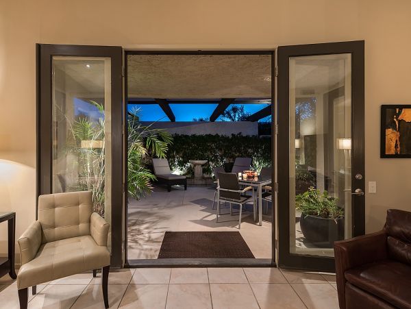 Palm Springs Home 984228