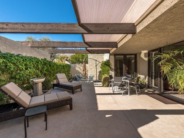 Palm Springs Home 984228