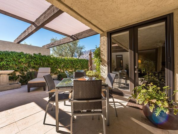 Palm Springs Home 984228