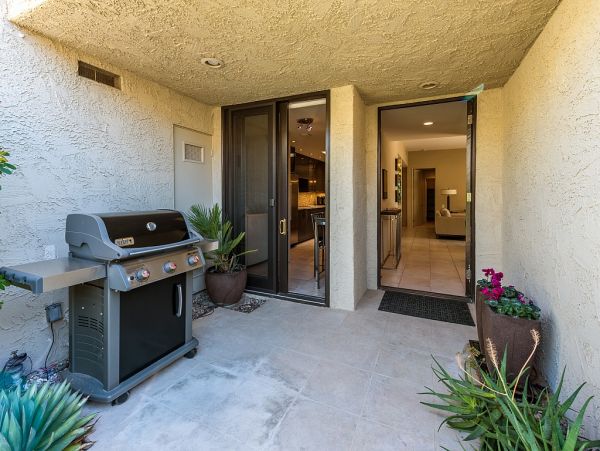 Palm Springs Home 984228
