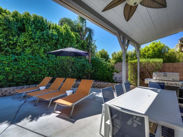 Palm Springs Home 984229