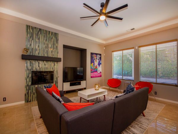 Palm Springs Home 984229