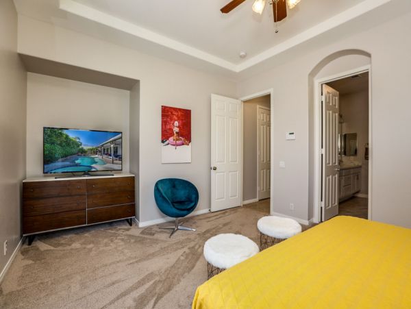 Palm Springs Home 984229