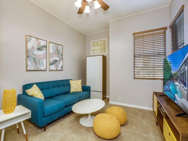 Palm Springs Home 984229