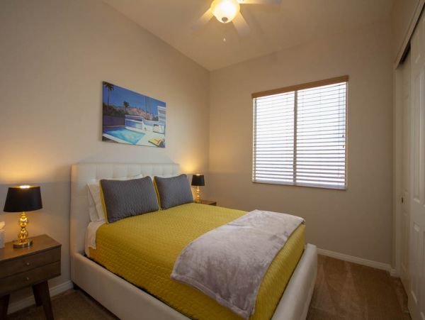 Palm Springs Home 984229