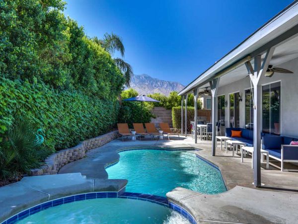 Palm Springs Home 984229