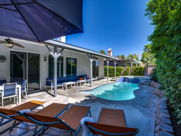 Palm Springs Home 984229