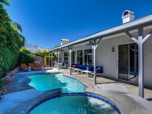 Palm Springs Home 984229