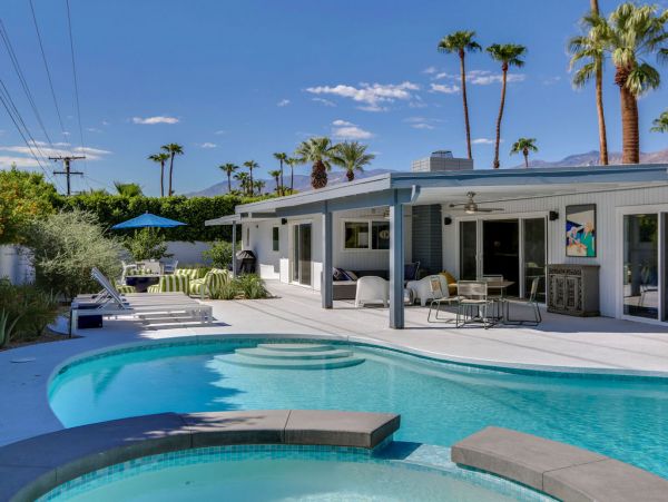 Palm Springs Home 984230