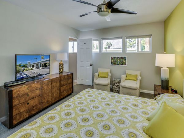 Palm Springs Home 984230