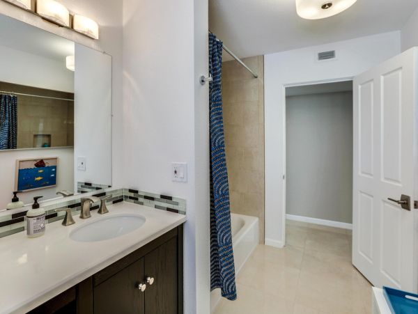 Palm Springs Home 984230