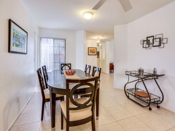 Palm Springs Home 984231