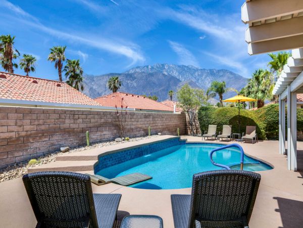 Palm Springs Home 984231