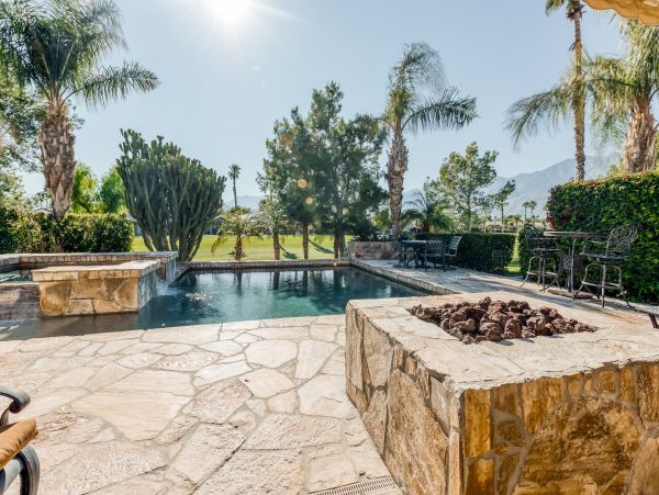 Palm Springs Home 984232
