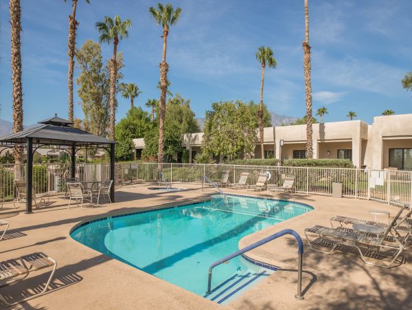 Palm Springs Home 984233