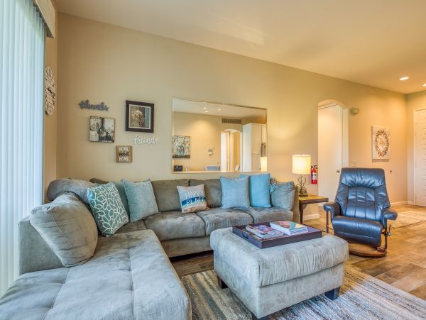Palm Springs Home 984233