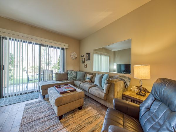 Palm Springs Home 984233