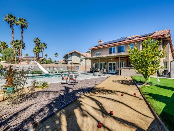 Palm Springs Home 984235