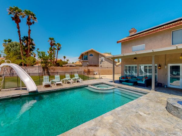 Palm Springs Home 984235