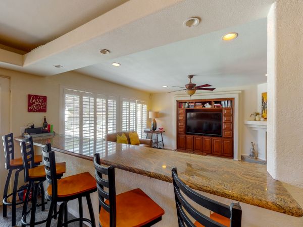 Palm Springs Home 984235