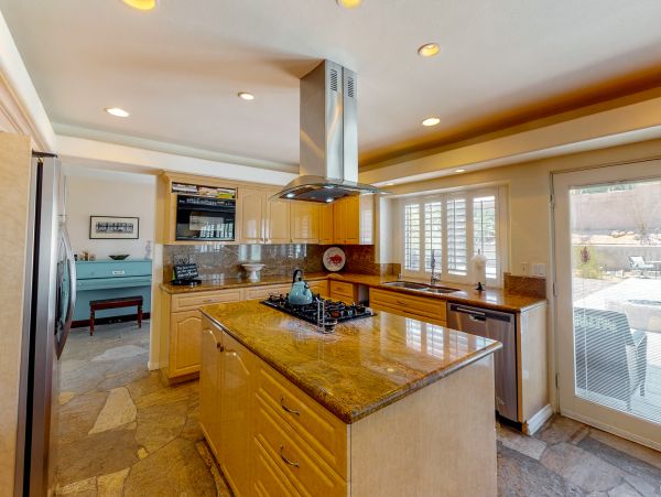 Palm Springs Home 984235