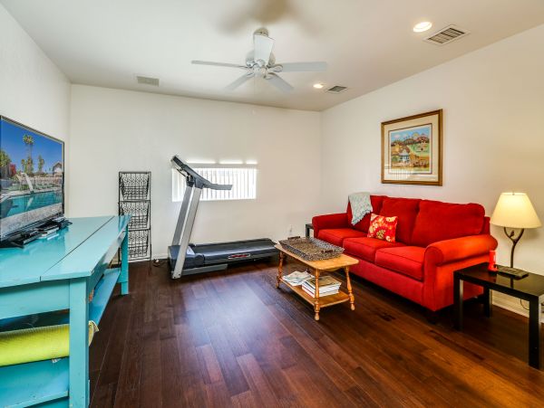 Palm Springs Home 984235