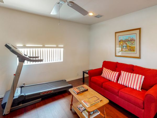 Palm Springs Home 984235