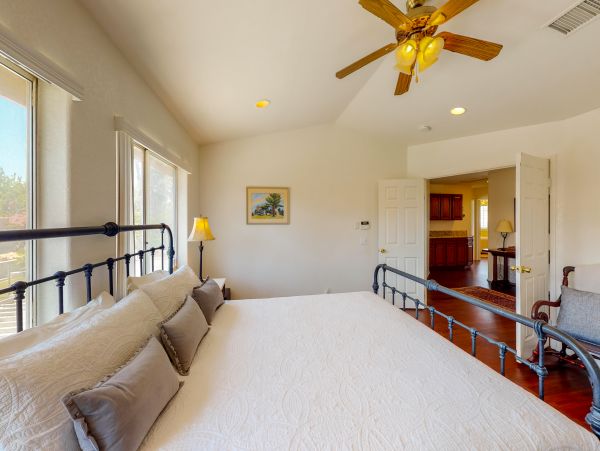 Palm Springs Home 984235