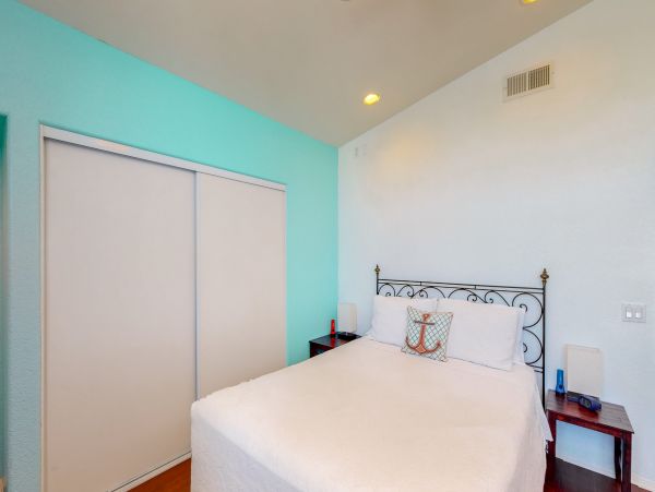 Palm Springs Home 984235