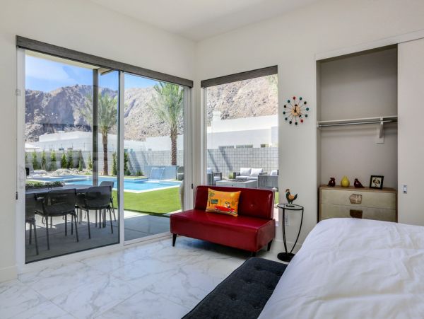 Palm Springs Home 984236