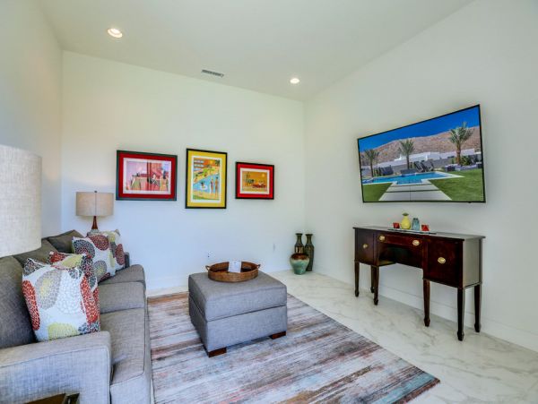 Palm Springs Home 984236