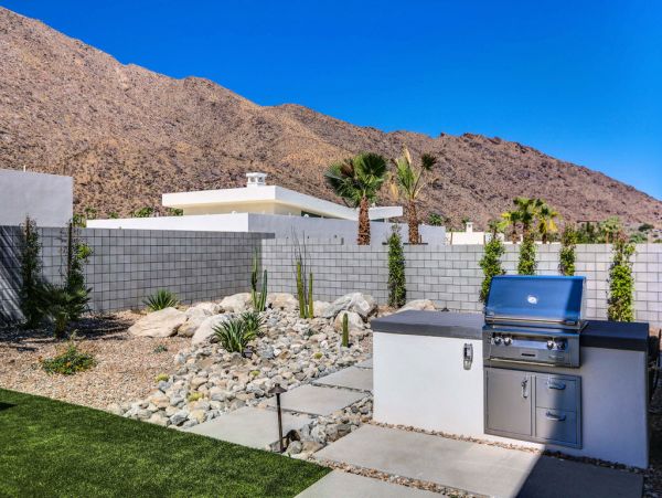 Palm Springs Home 984236