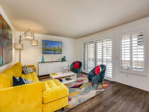 Palm Springs Home 984237