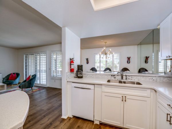 Palm Springs Home 984237