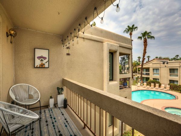 Palm Springs Home 984237