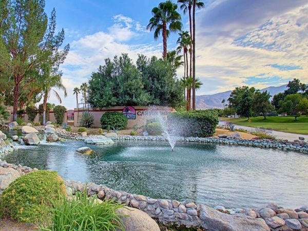 Palm Springs Home 984237