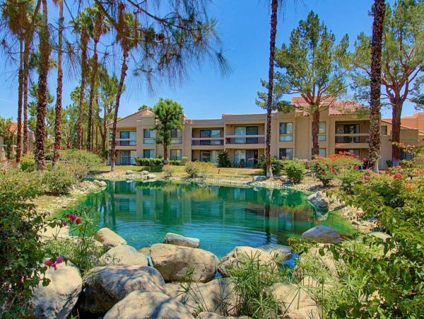 Palm Springs Home 984237