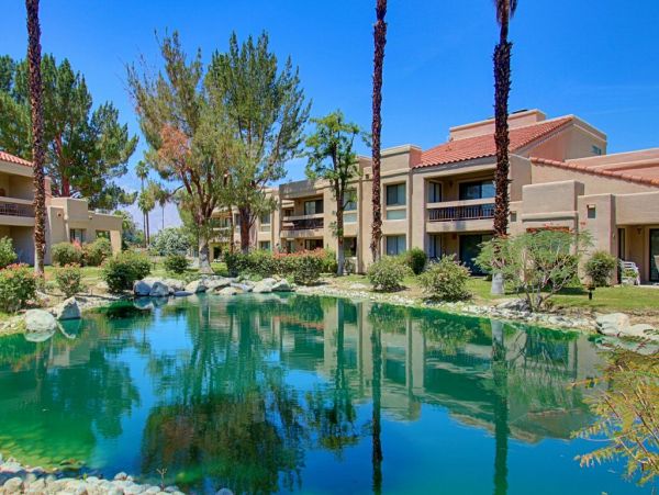Palm Springs Home 984237