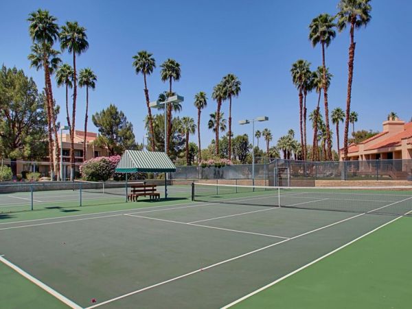 Palm Springs Home 984237