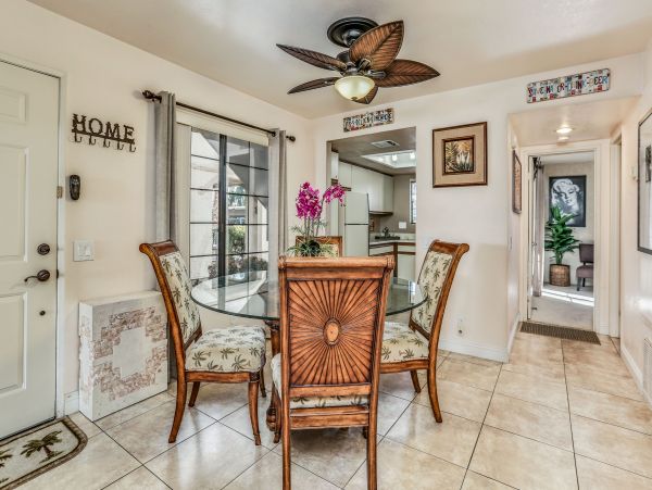 Palm Springs Home 984238