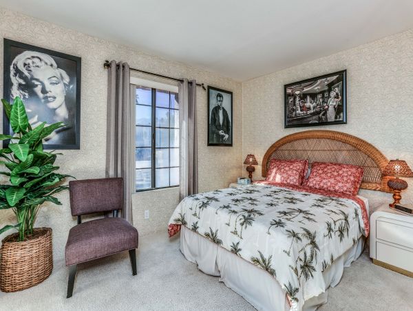 Palm Springs Home 984238