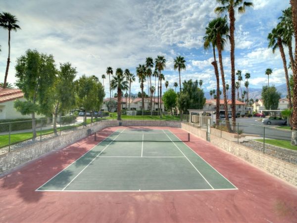 Palm Springs Home 984238
