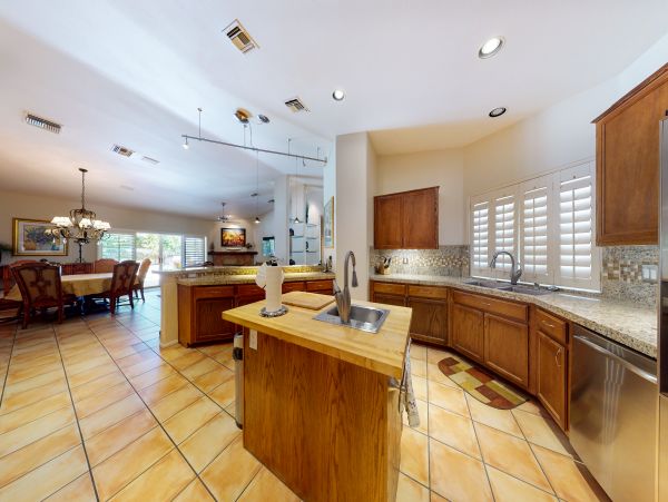 Palm Springs Home 984239