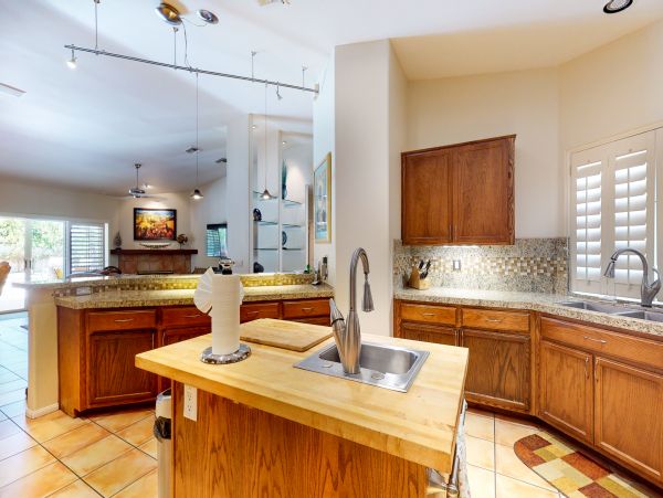 Palm Springs Home 984239