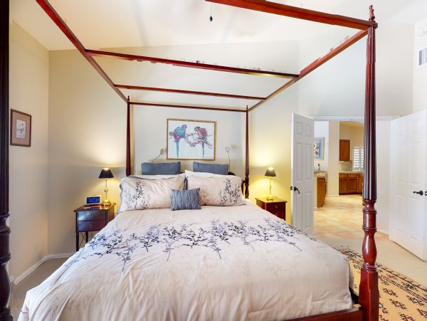 Palm Springs Home 984239