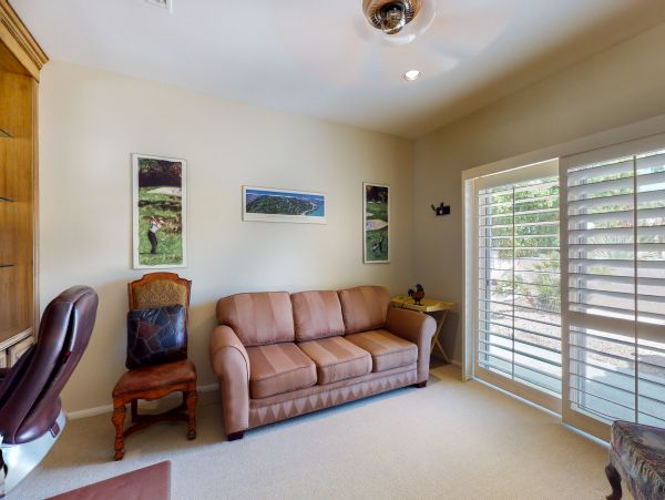Palm Springs Home 984239