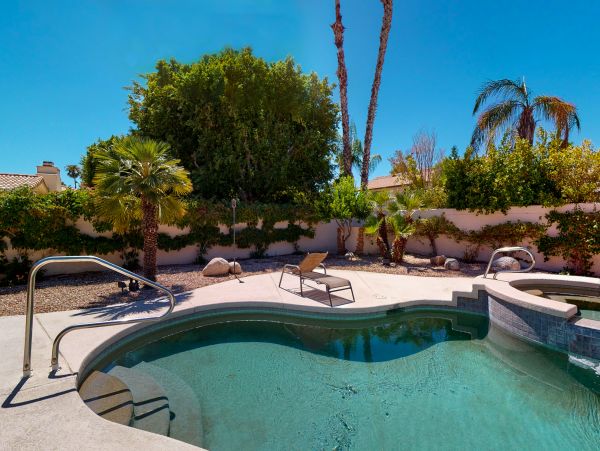 Palm Springs Home 984239