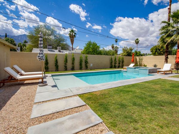 Palm Springs Home 984240