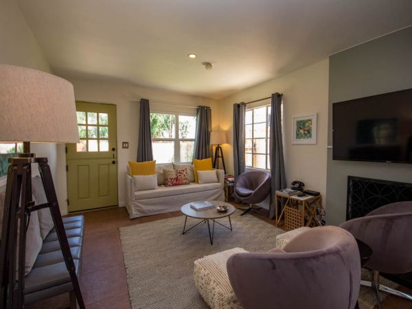 Palm Springs Home 984240